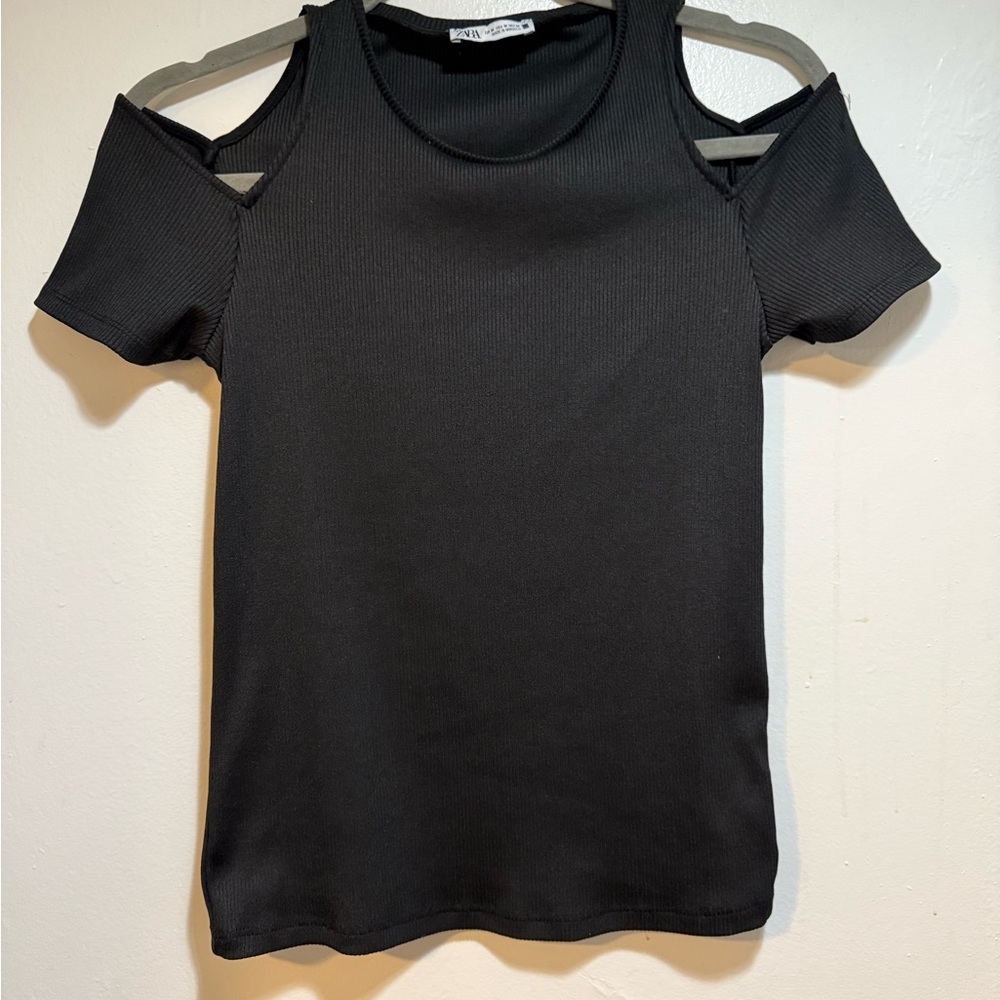 Zara Black Cold Shoulder Tee size M